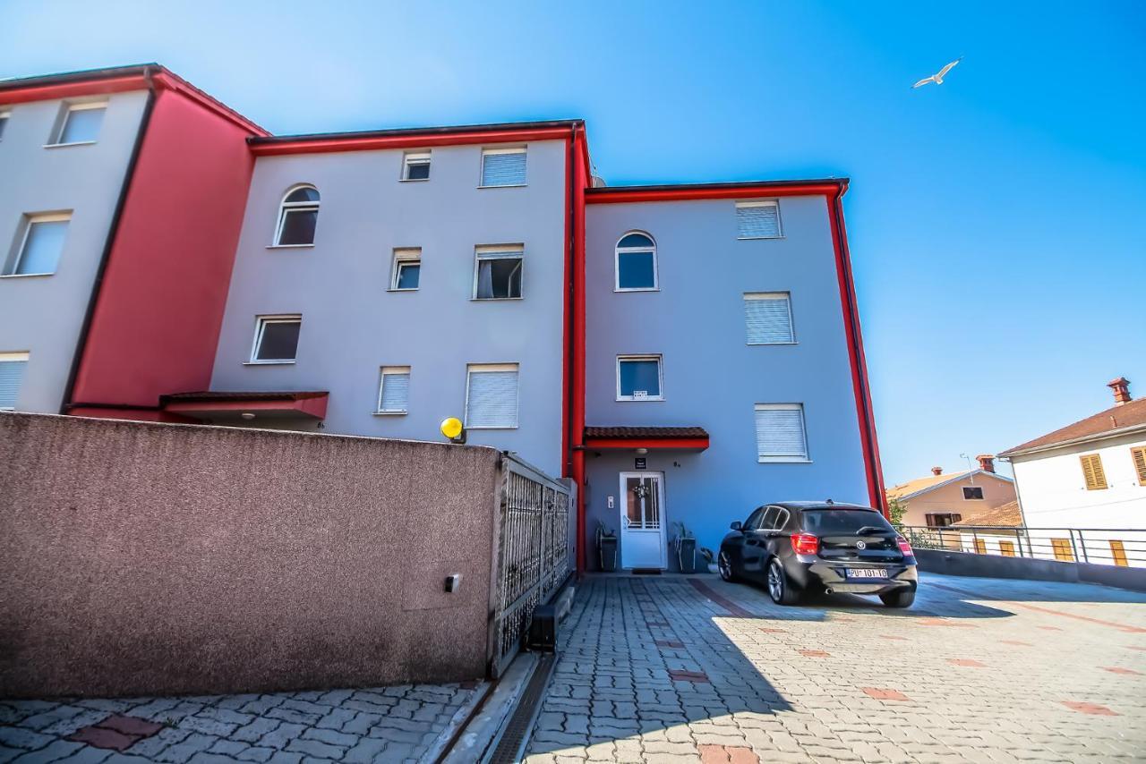 Apartments Saric Pula Exteriör bild