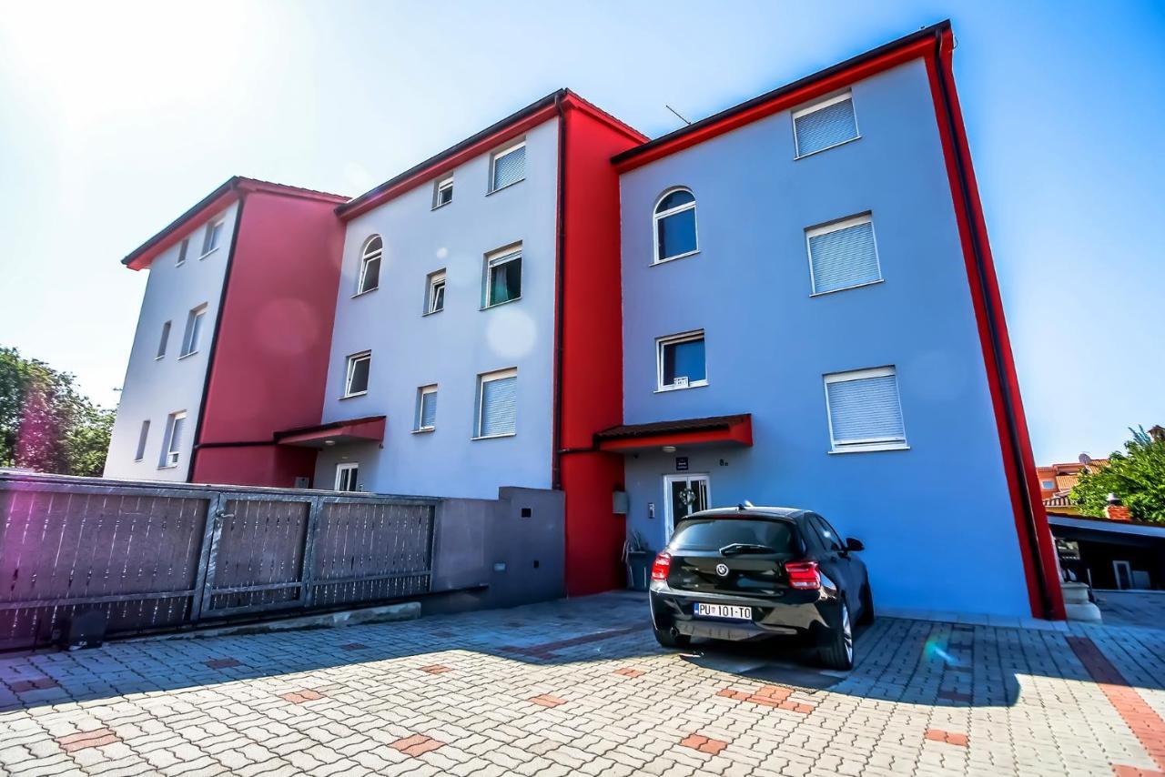 Apartments Saric Pula Exteriör bild